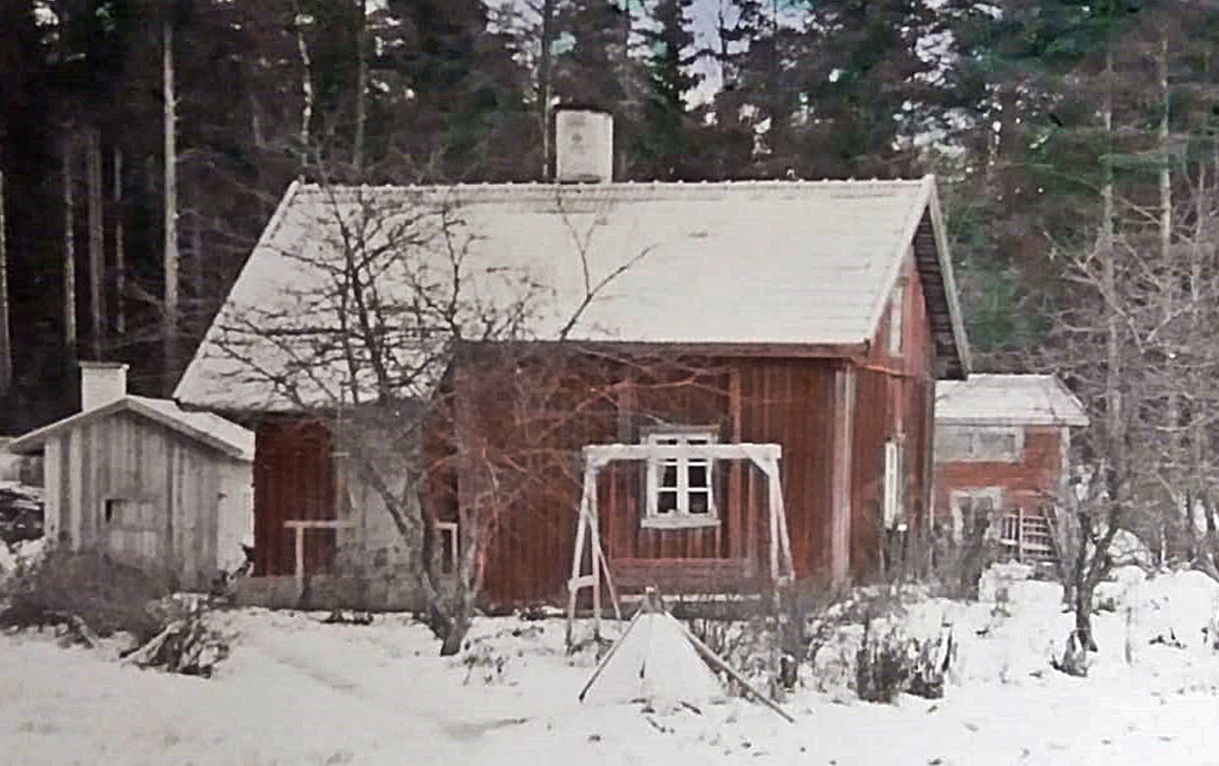 Kylänpään punamullan värisenä MH paint_rajattu-oikaistu TO