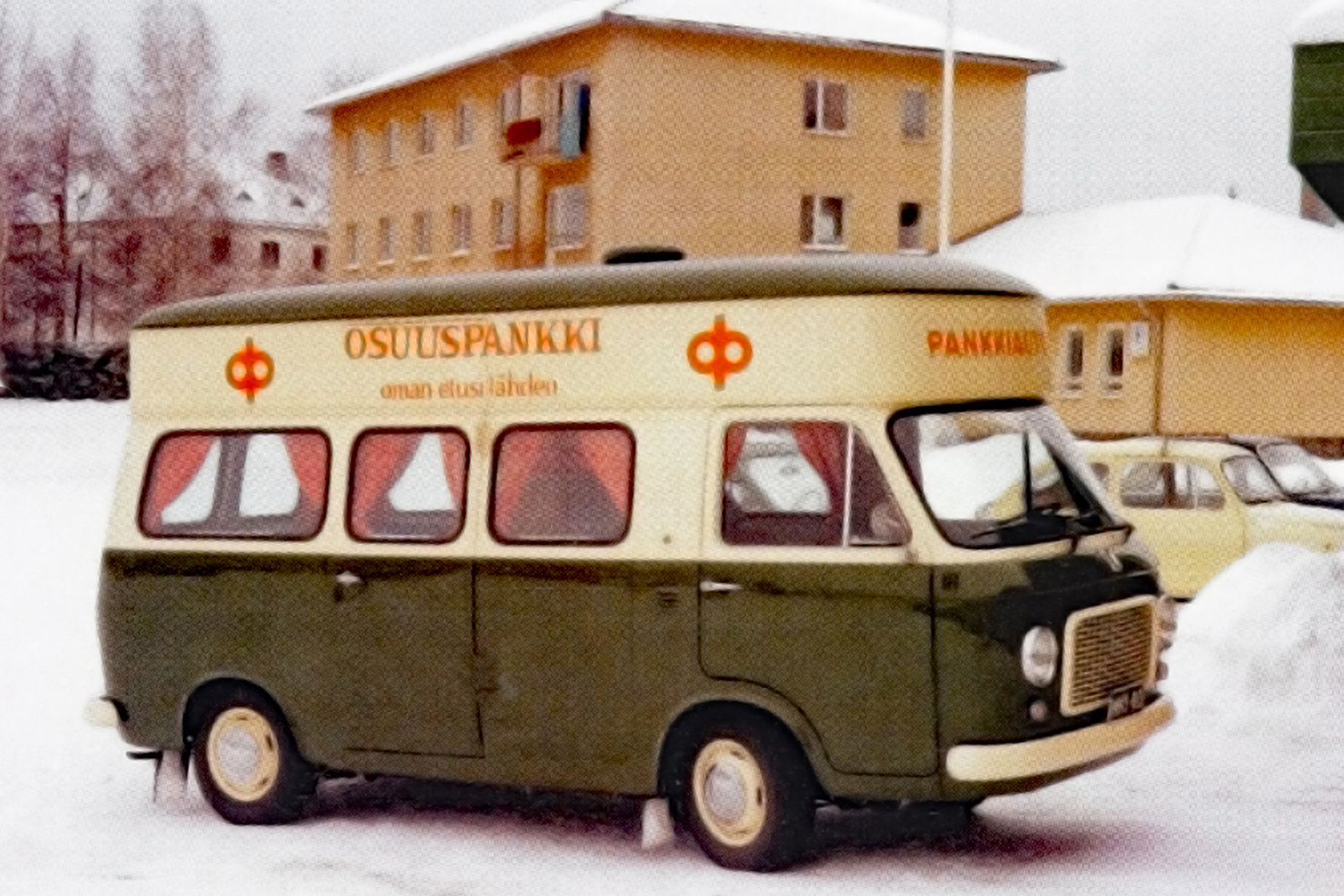 Osuuspankin pankkiauto WP